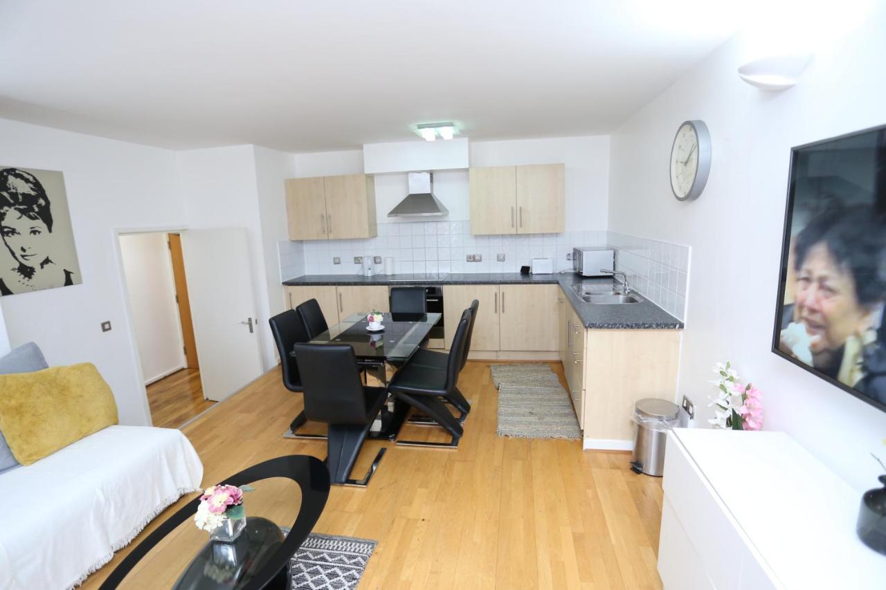 Gorgeous 2 Bedroom 2 Bathroom Woolwich Londres Exterior foto